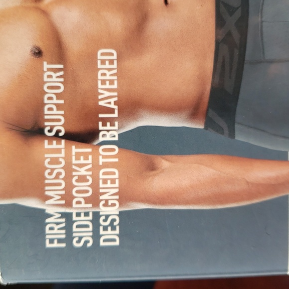 2XU MEN'S MOTION COMPRESSION TIGHTS, COLOR: BLACK/NERO, ORIGINALLY $89.95 - Picture 4 of 9